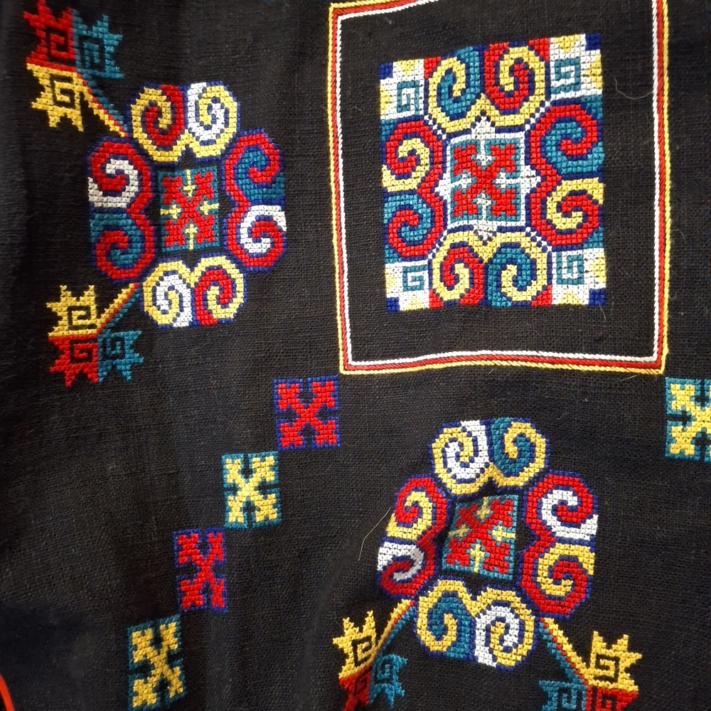 Embroidered Abstract Reversible Jacket. - Picture 5 of 16